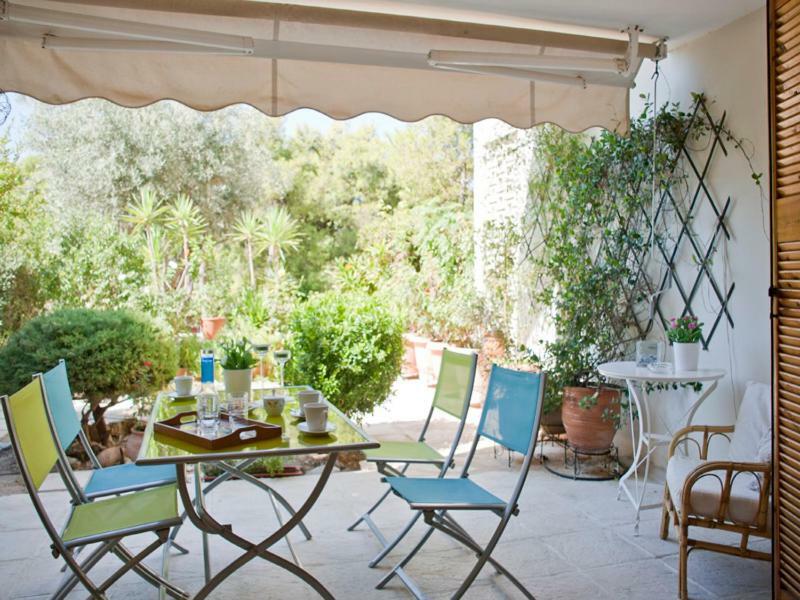 Comfortable garden Apt near Vouliagmeni beach Athen Exterior foto