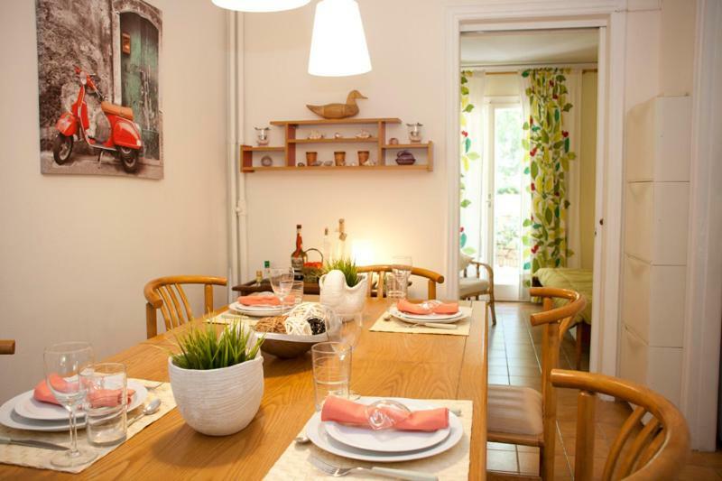 Comfortable garden Apt near Vouliagmeni beach Athen Exterior foto